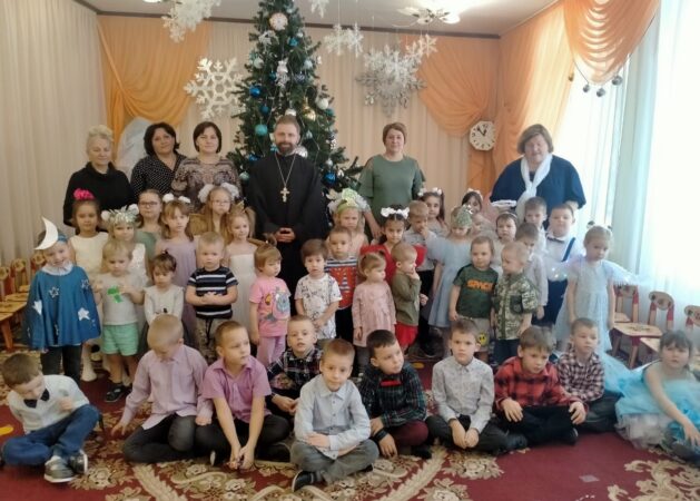 Помощник благочинного Боровского округа по работе с молодежью,  посетил детский сад «Умка» в Совхозе Боровском