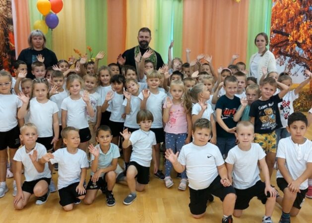 Иерей Вадим Островский посетил детский сад №12 г. Балабаново