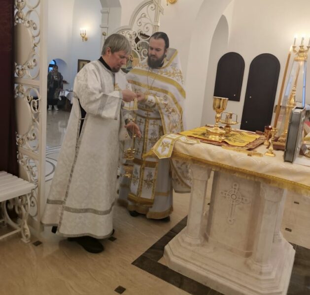 В новом храме в честь Иверской иконы Божией Матери в пос. Кривское сосотоялось малое освящение