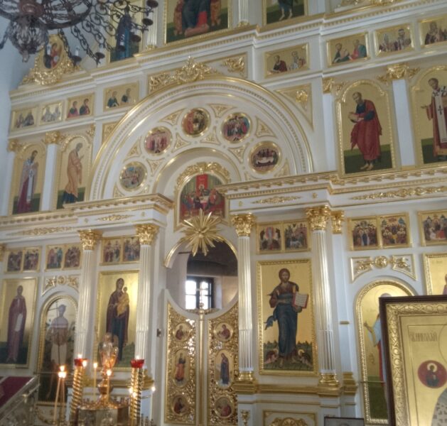 Завершилось строительство нового иконостаса в Никольском храме с.Русиново