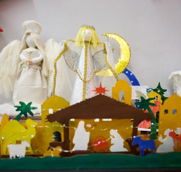 15 января в  Боровске открылась ежегодная выставка детских работ  «Вифлеемская звезда»