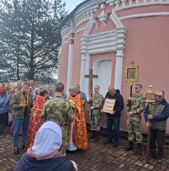 Военнослужащие Боровского района посетили Борисоглебский храм
