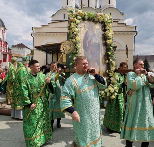 В день памяти преподобного Пафнутия Боровского прошли праздничные богослужения