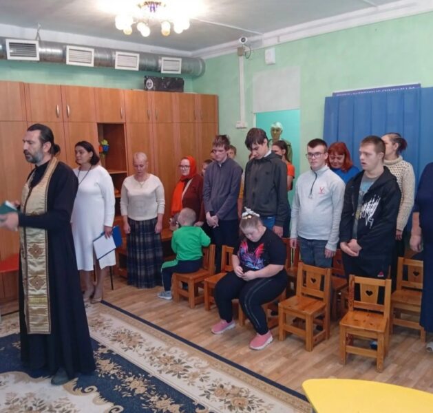 Под Покровом Пресвятой Богородицы